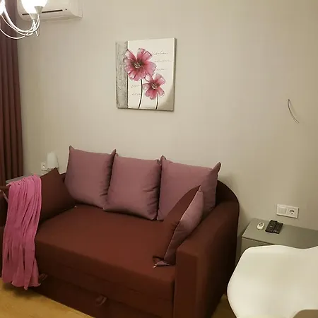 Comfort Apartment On Bogdanivska Street 7B Kyiv Exterior photo