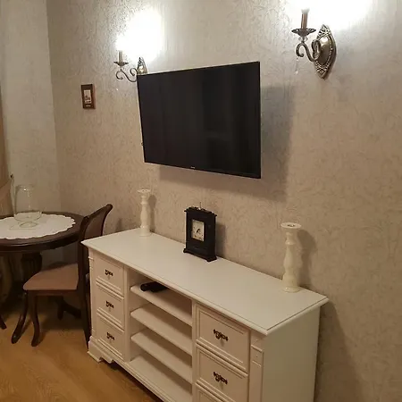 Comfort Apartment On Bogdanivska Street 7B Kyiv Exterior photo